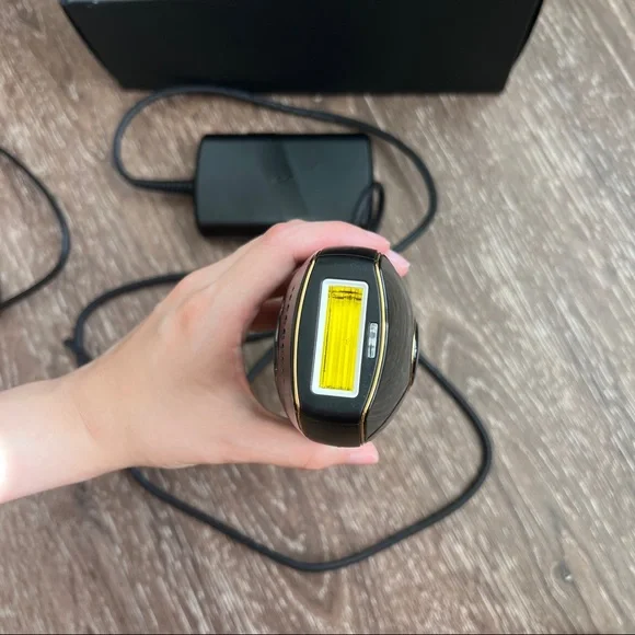 SmoothSkin Pure IPL Hair Removal Device for body and face